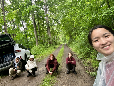 Shiqi, Yu, AJ, and Kingston were waiting for the towing car while Hanshi took a selfie of the group